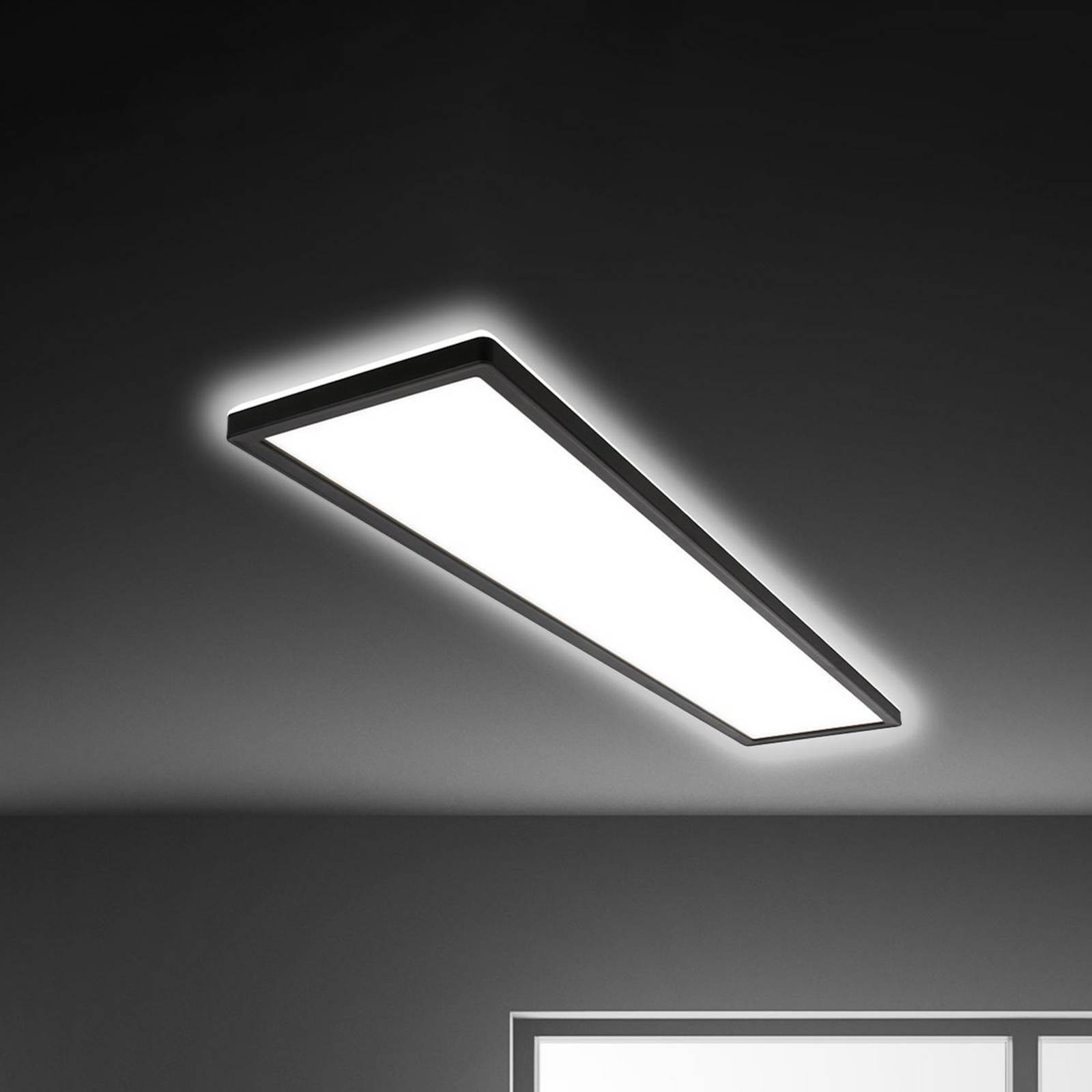 LED-Deckenleuchte Tava, schwarz, Kunststoff, 98cm, Backlight LED-Deckenleuchte Tava, schwarz, Kunststoff, 98cm, Backlight von Briloner