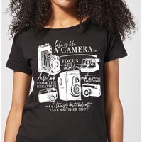 Life Is Like A Camera Women's T-Shirt - Black - 3XL von By IWOOT
