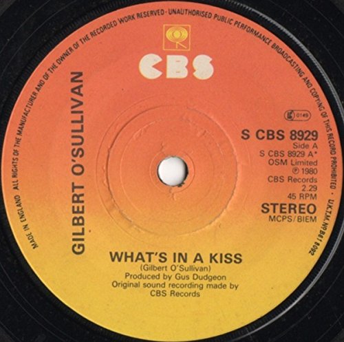WHAT'S IN A KISS 7 INCH (7" VINYL 45) UK CBS 1980 von CBS