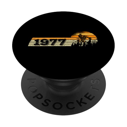 Quad-Biker Jahrgang 1977 Geburtstag 4x4 Quad-Bike Quadfahrer PopSockets Klebender PopGrip Quad-Biker Jahrgang 1977 Geburtstag 4x4 Quad-Bike Quadfahrer PopSockets Klebender PopGrip von CLICK-HERE for more ATVs Quad-Bike Birthday Shirts