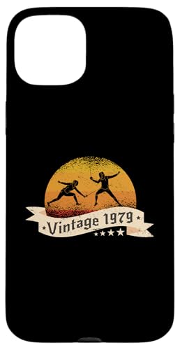 Fechter Jahrgang 1979 Geburtstag Fechtsport Fechten Hülle für iPhone 15 Plus Fechter Jahrgang 1979 Geburtstag Fechtsport Fechten Hülle für iPhone 15 Plus von CLICK-HERE for more Fencing Birthday Shirts