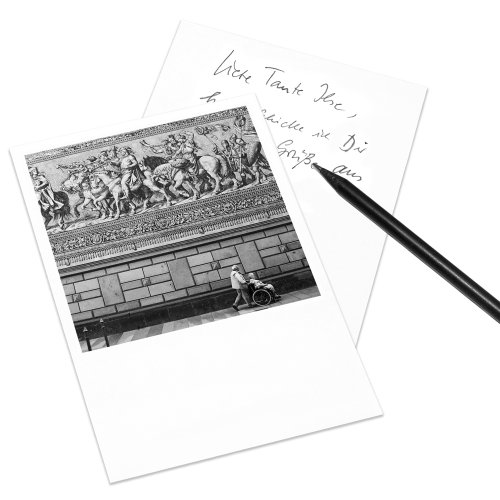 Postkarte Dresden im Retro-Stil - Motiv: Fürstenzug Postkarte Dresden im Retro-Stil - Motiv: Fürstenzug von COGNOSCO