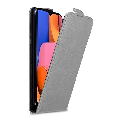 Cadorabo Hülle kompatibel mit Samsung Galaxy A20s Flip Design aus Premium Kunst Leder Flip Klappbare Stoßfeste Magnetische Cover Hülle für Galaxy A20s Tasche in Grau Cadorabo Hülle kompatibel mit Samsung Galaxy A20s Flip Design aus Premium Kunst Leder Flip Klappbare Stoßfeste Magnetische Cover Hülle für Galaxy A20s Tasche in Grau von Cadorabo