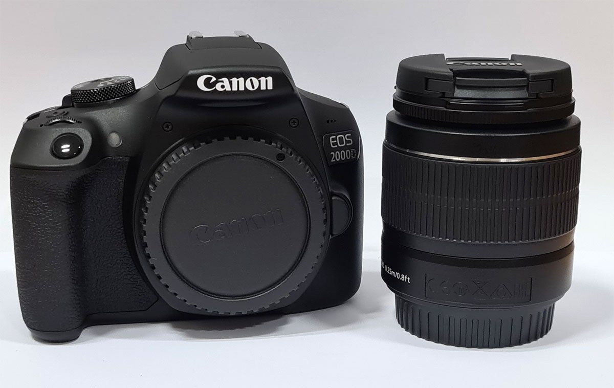 Canon EOS 2000D + EF-S II 18-55 mm Spiegelreflexkamera von Canon