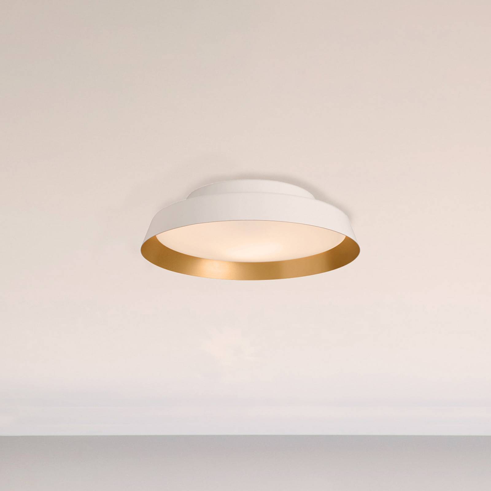 LED-Außendeckenleuchte Boop! Ø37cm weiß/gold LED-Außendeckenleuchte Boop! Ø37cm weiß/gold von Carpyen
