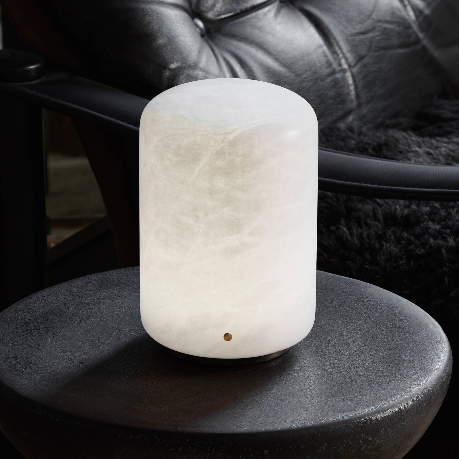 LED-Tischleuchte Capsule aus Alabaster Höhe 19,5cm von Carpyen