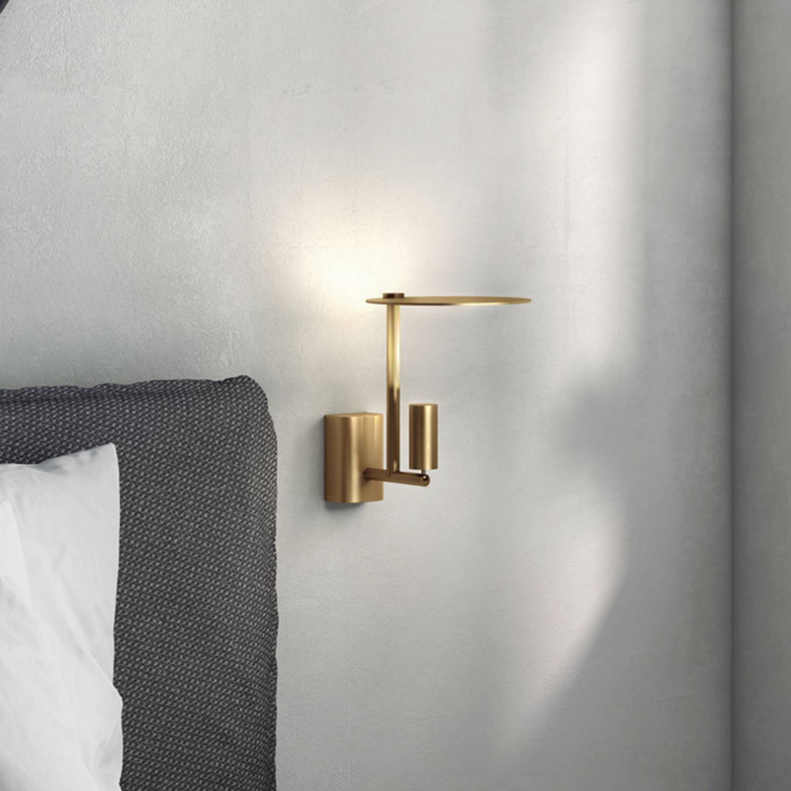 LED-Wandleuchte Kelly, Spot ausrichtbar, gold/gold LED-Wandleuchte Kelly, Spot ausrichtbar, gold/gold von Carpyen
