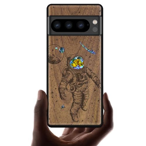 Carveit Holz HandyHolz Handyhülle für Google Pixel 8 Pro hülle [Holzgravur & Muschel Inlay] Stoßstange Cover Kompatibel mit Pixel 8 Pro Case Stilvolle Aussehen（Nussbaum-Kosmischer Wanderer） von Carveit