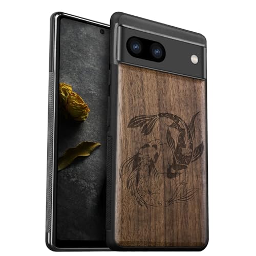 Carveit Hülle für Google Pixel 8a handyhülle aus Holz Cover, Stoßstange Stoßfeste Weich TPU Case, Handyhulle Kompatibel mit Pixel 8a Hulle（Nussbaum-Yin-Yang Koi） von Carveit