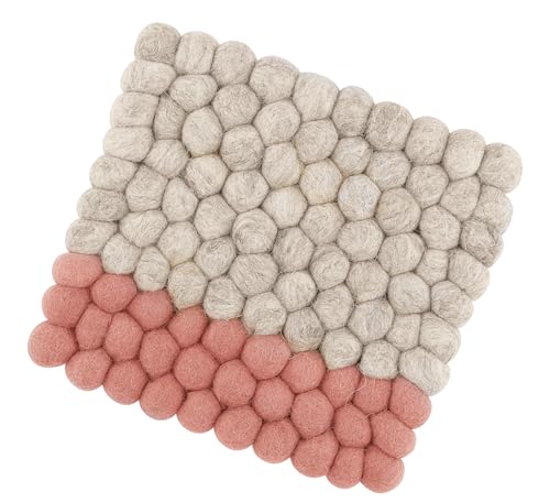 cilio Untersetzer LANA DUE, waschbarer Filz aus Schafwolle, für heiße Töpfe, Teller, Backformen und Pfannen, hitzebeständig bis 100 °C, Filzkugeln, 21×21 cm, quadratisch, beige-coral cilio Untersetzer LANA DUE, waschbarer Filz aus Schafwolle, für heiße Töpfe, Teller, Backformen und Pfannen, hitzebeständig bis 100 °C, Filzkugeln, 21×21 cm, quadratisch, beige-coral von Cilio