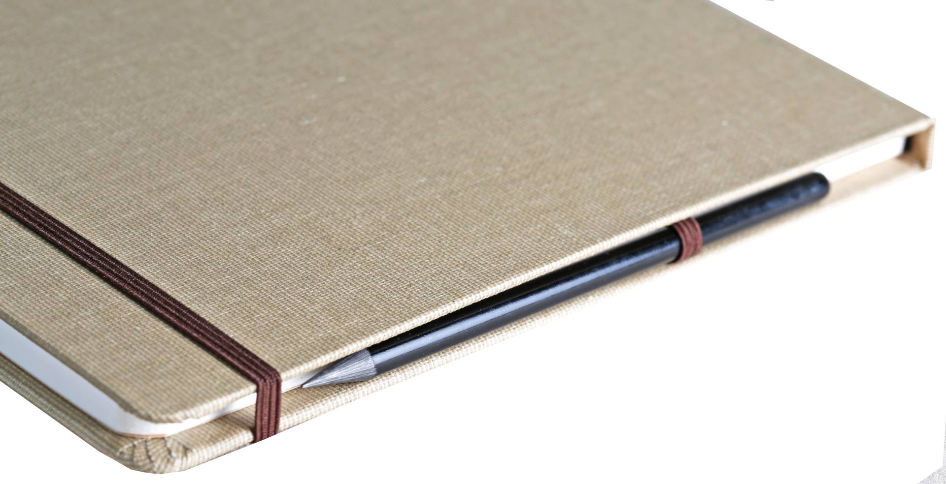 Clairefontaine Skizzenheft Goldline Travel, DIN A5, beige Clairefontaine Skizzenheft Goldline Travel, DIN A5, beige von Clairefontaine