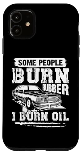Muscle Cars: Manche Leute verbrennen Gummi - ich verbrenne Öl Hülle für iPhone 11 Muscle Cars: Manche Leute verbrennen Gummi - ich verbrenne Öl Hülle für iPhone 11 von Classic American Muscle Car Designs For Men
