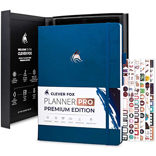 Clever Fox Planner PRO Premium Edition - Luxuriöser Wochen- und Monatsplaner + Budgetplaner für Produktivität und Zielerreichung, undatiert, Aufbewahrungsbox, reicht für 1 Jahr, Mystisches Blau Clever Fox Planner PRO Premium Edition - Luxuriöser Wochen- und Monatsplaner + Budgetplaner für Produktivität und Zielerreichung, undatiert, Aufbewahrungsbox, reicht für 1 Jahr, Mystisches Blau von Clever Fox