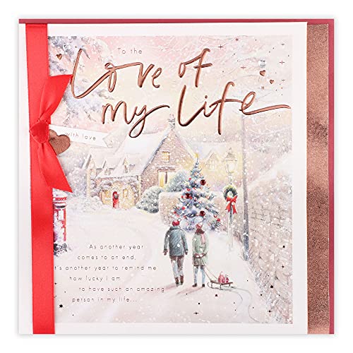 Clintons: Love of My Life Weihnachtskarte mit englischer Aufschrift "Couple In Snowy Street" von Clintons