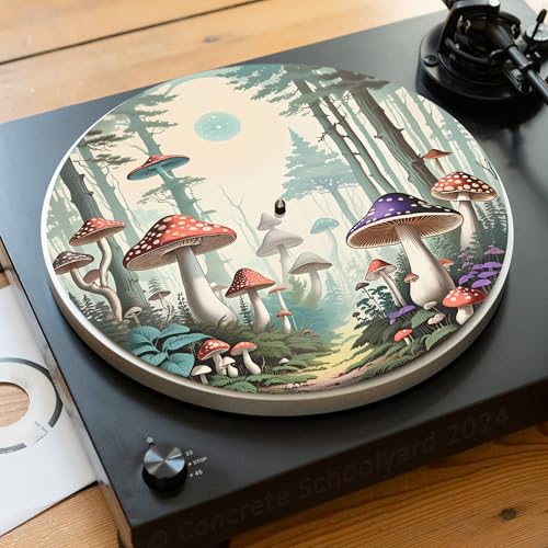 Psychedelische Pilz Slipmat für Plattenspieler | Weich Hochwertiger Filz Turntable Matte | Trippy Magic Mushroom Plattentellerauflage | Produziert in Berlin von Concrete Schoolyard (Stil: Pilz Wald) von Concrete Schoolyard