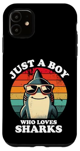 Just A Boy Who Loves Sharks Lustiger Retro-Kinder-Hailiebhaber Hülle für iPhone 11 Just A Boy Who Loves Sharks Lustiger Retro-Kinder-Hailiebhaber Hülle für iPhone 11 von Cool Tees