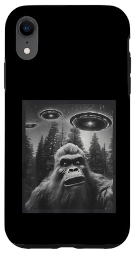 Lustiges Grafik-T-Shirt für Männer und Frauen, Bigfoot Sasquatch Alien Hülle für iPhone XR Lustiges Grafik-T-Shirt für Männer und Frauen, Bigfoot Sasquatch Alien Hülle für iPhone XR von Cool Tees