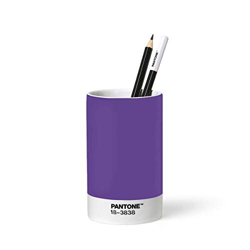 Pantone Schreibtisch-Organizer Stiftebecher, Porzellan, Ultra Violet 18-3838 Pantone Schreibtisch-Organizer Stiftebecher, Porzellan, Ultra Violet 18-3838 von Copenhagen Design