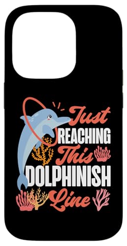 Delphin: Just Reaching This Dolphinish Line Hülle für iPhone 14 Pro Delphin: Just Reaching This Dolphinish Line Hülle für iPhone 14 Pro von Cute Ocean Dolphin Designs For Kids