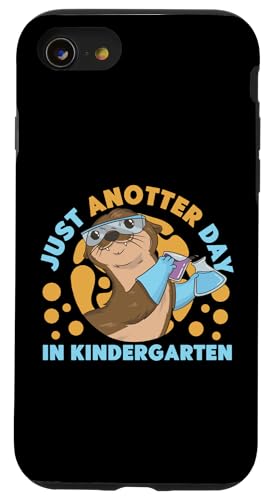Otter: Nur ein weiterer Tag im Kindergarten Hülle für iPhone SE (2020) / 7 / 8 von Cute Otter Designs For Girls And Boys
