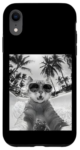 Schockiert aussehende Katze mit Sonnenbrille in einer Wasserrutsche Hülle für iPhone XR von Cute and Summery Animal Designs