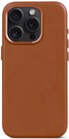 Decoded D24IPO15PBC1TN. Etui-Typ: Cover, Markenkompatibilität: Apple, Kompatibilität: iPhone 15 Pro, Maximale Bildschirmgröße: 15,5 cm (6.1), Oberflächenfärbung: Monochromatisch, Produktfarbe: Braun (D24IPO15PBC1TN) von DECODED
