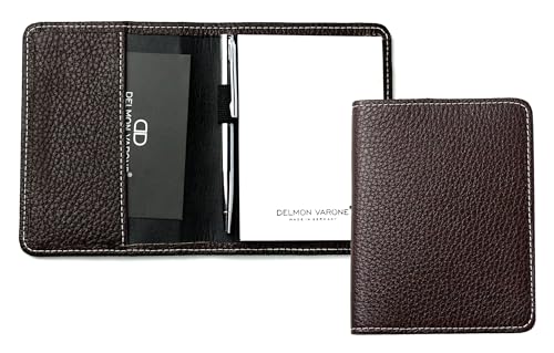 DELMON VARONE - Personalisierbares Notizblock Etui DIN A7 Premium Leder Soft Grain braun - Taschen Memoblock im Lederetui mit Mini Kugelschreiber, Stiftschlaufe, Einschubfach & Notizblöcke DELMON VARONE - Personalisierbares Notizblock Etui DIN A7 Premium Leder Soft Grain braun - Taschen Memoblock im Lederetui mit Mini Kugelschreiber, Stiftschlaufe, Einschubfach & Notizblöcke von DELMON VARONE - FINE LEATHERGOODS MADE IN GERMANY