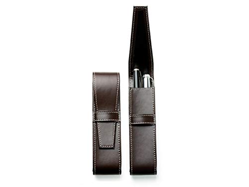 DELMON VARONE - Personalisierbares Schreibgeräteetui Cambridge Top Grain Leder Braun, Stifteetui mit Verschlusslasche für 2 Schreibgeräte, Federtasche für edle Kugelschreiber, Füller oder Stifte DELMON VARONE - Personalisierbares Schreibgeräteetui Cambridge Top Grain Leder Braun, Stifteetui mit Verschlusslasche für 2 Schreibgeräte, Federtasche für edle Kugelschreiber, Füller oder Stifte von DELMON VARONE - FINE LEATHERGOODS MADE IN GERMANY