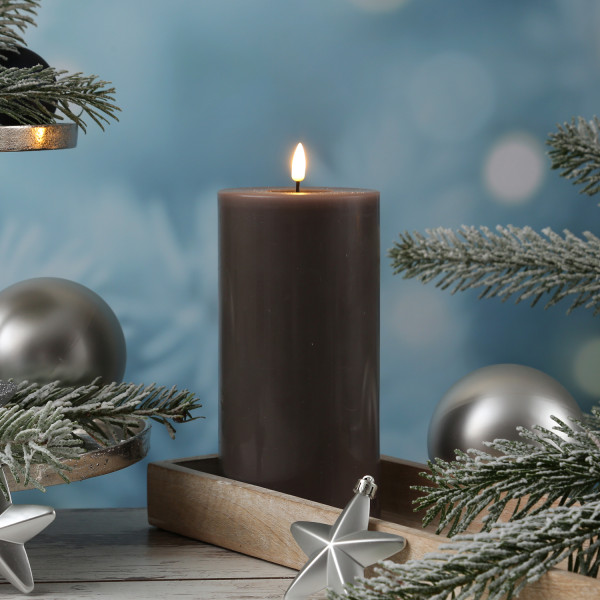 LED Stumpenkerze MIA - Echtwachs - realistische 3D Flamme - H: 20cm... von DELUXE Homeart