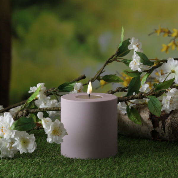 LED Stumpenkerze MIA - Kunststoff - 3D Flamme - H: 10cm - D: 10cm -... von DELUXE Homeart