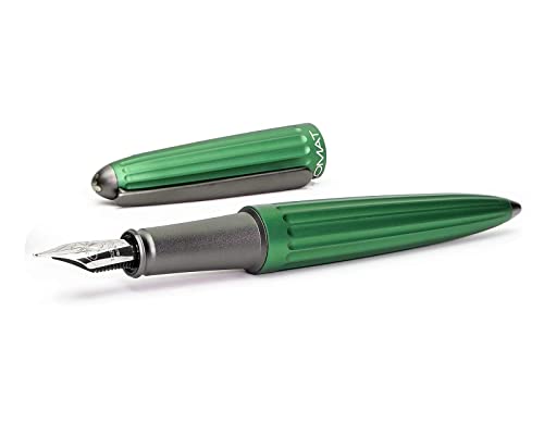 DIPLOMAT Füllfederhalter Aero Green, Exclusiv Tinte mit Edelstahlfeder und Konverter, D40317025, grün, 1 Stück (1er Pack) von DIPLOMAT