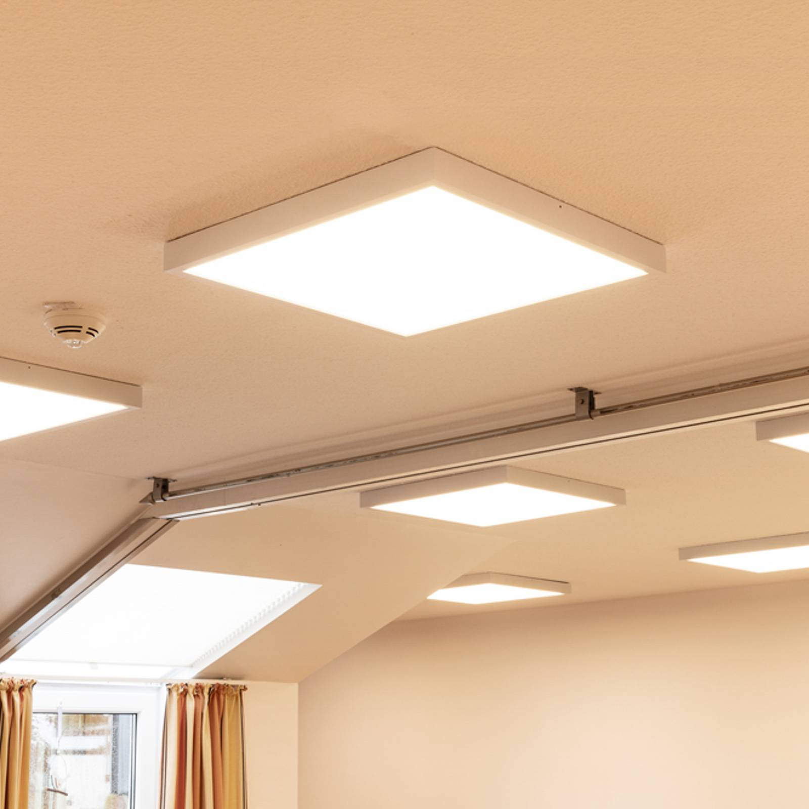DOTLUX LED-Panel PANELbig-ugr, 30 x 30 cm, weiß, Alu CCT HCL DOTLUX LED-Panel PANELbig-ugr, 30 x 30 cm, weiß, Alu CCT HCL von DOTLUX