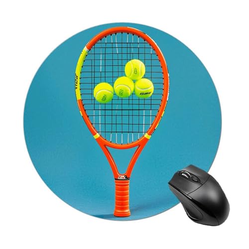 Lustiges Mauspad mit Tennisschlägern und Tennisbällen, rundes Mauspad mit genähtem Rand, Computer-Maus, rutschfest, Gummi-Mauspad für Laptop, Büro oder Zuhause Lustiges Mauspad mit Tennisschlägern und Tennisbällen, rundes Mauspad mit genähtem Rand, Computer-Maus, rutschfest, Gummi-Mauspad für Laptop, Büro oder Zuhause von DWVSFJM