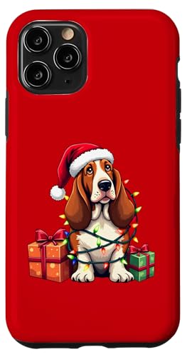Basset Hound verpackt in Weihnachtsbeleuchtung mit Weihnachtsmannmütze Hülle für iPhone 11 Pro von Danea's Gifts for Basset Hound Owners