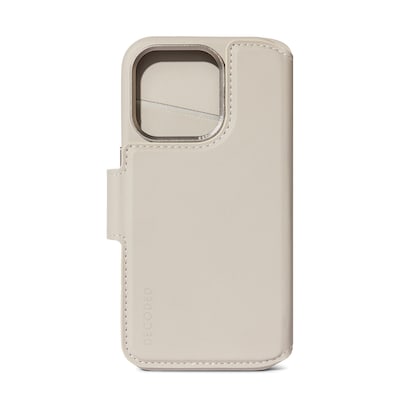 Decoded Leather Detachable Wallet für iPhone 15 Pro Max Clay Decoded Leather Detachable Wallet für iPhone 15 Pro Max Clay von Decoded
