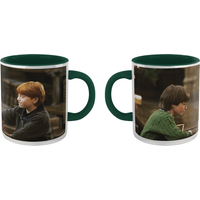 Harry Potter Harry And Ron - Playing Chess Mug - Green von Decorsome