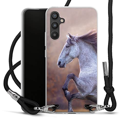 DeinDesign Carry Case kompatibel mit Samsung Galaxy A34 5G Hülle mit Band Handykette zum Umhängen schwarz Pferd Wiese Tiere von DeinDesign
