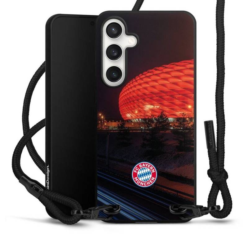 DeinDesign Handyhülle FC Bayern München FCB Stadion Allianz Arena bei Nacht FCB, Samsung Galaxy S24 FE 5G Premium Handykette Hülle mit Band von DeinDesign