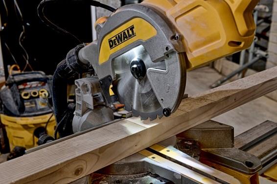 DeWALT DWS777-QS - Zug-Gerährungssäge - 1800 W - 216 mm (DWS777-QS) von Dewalt