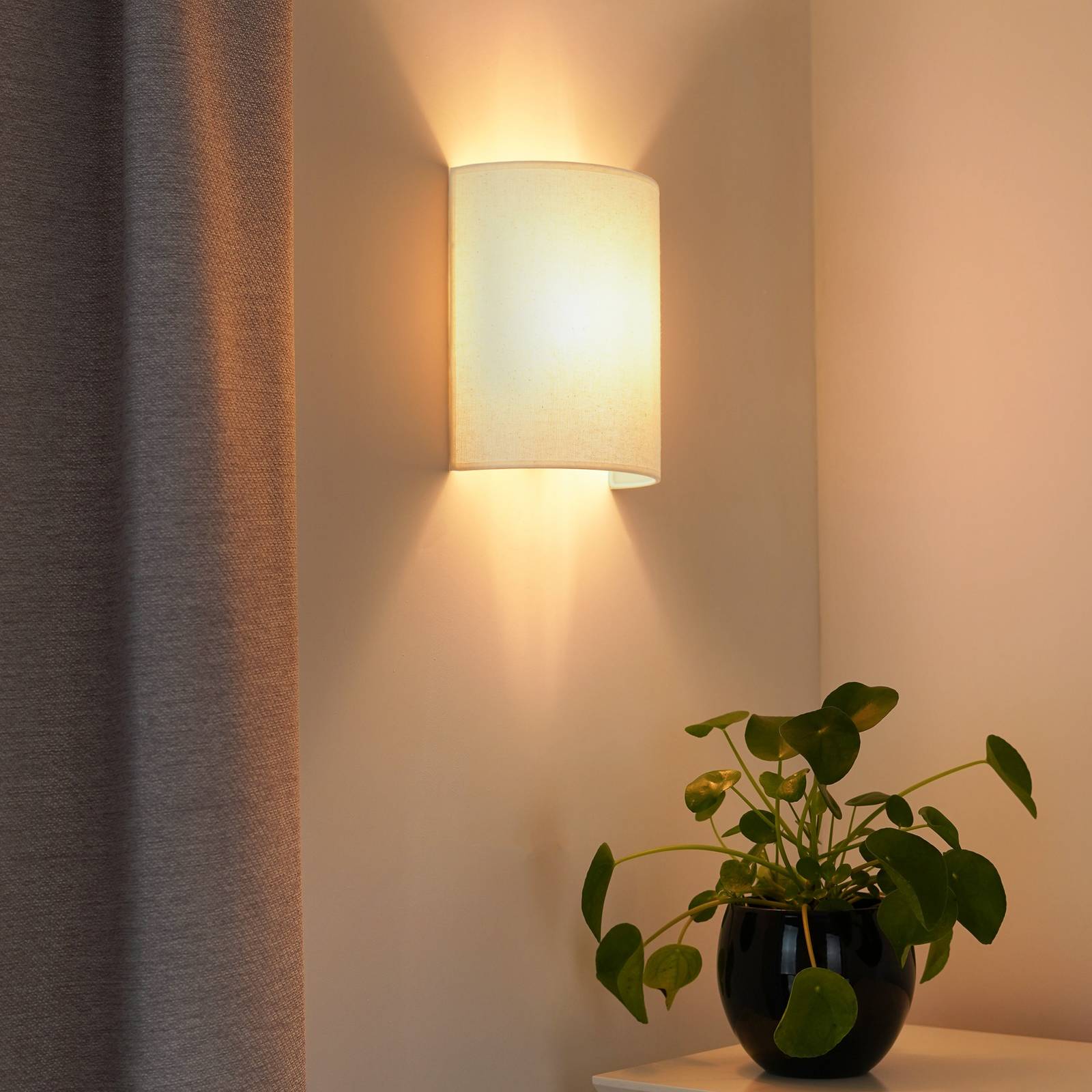 Wandleuchte Celine, beige, Stoff, E27 Wandleuchte Celine, beige, Stoff, E27 von Duolla