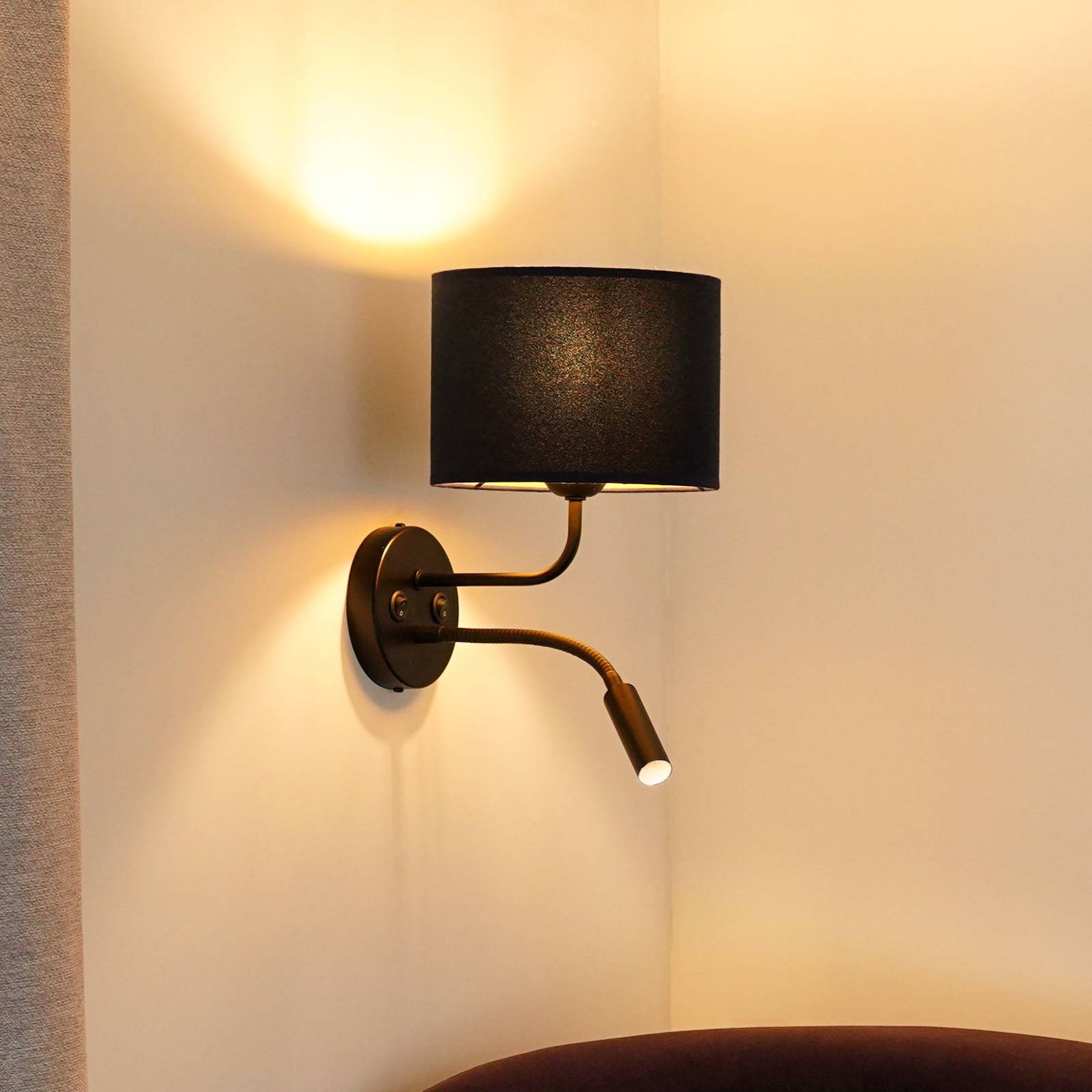 Wandleuchte Roller, Samt dunkelblau, schwarz, mit Leselicht Wandleuchte Roller, Samt dunkelblau, schwarz, mit Leselicht von Duolla