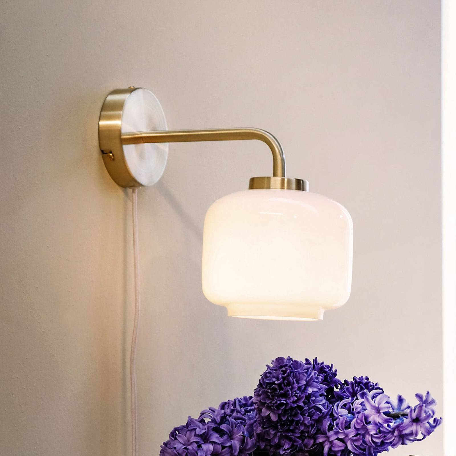 Dyberg Larsen, Wandlampe Arp, messingfarben, Breite 15 cm Dyberg Larsen, Wandlampe Arp, messingfarben, Breite 15 cm von Dyberg Larsen