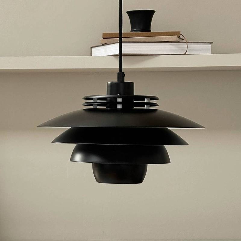 Dyberg Larsen Hängelampe Ejka mini, schwarz, Ø 30 cm, Metall von Dyberg Larsen