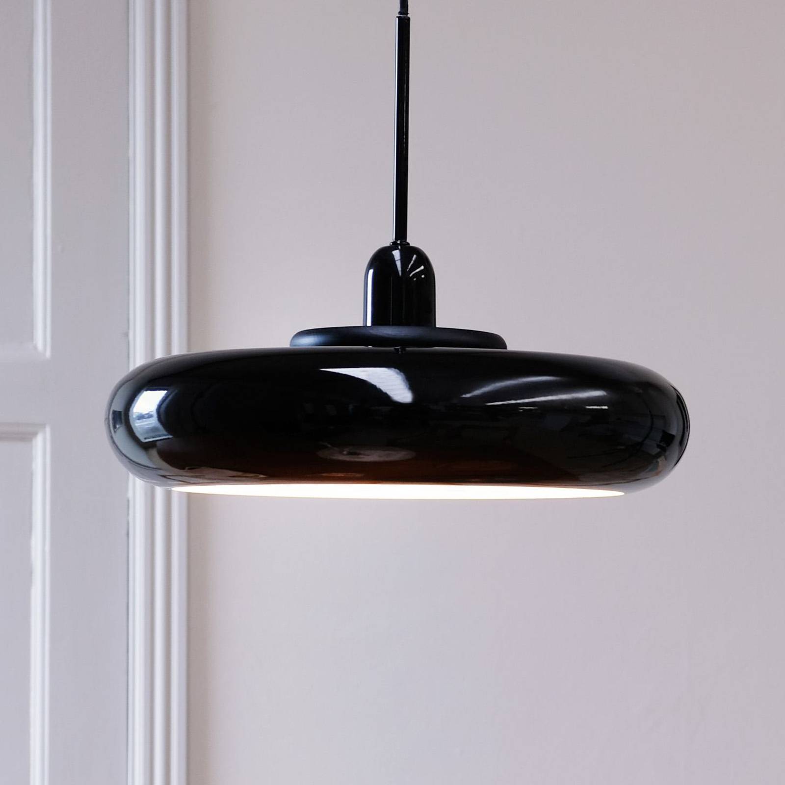Dyberg Larsen Hängelampe Planet, schwarz, Ø 40 cm, Metall Dyberg Larsen Hängelampe Planet, schwarz, Ø 40 cm, Metall von Dyberg Larsen