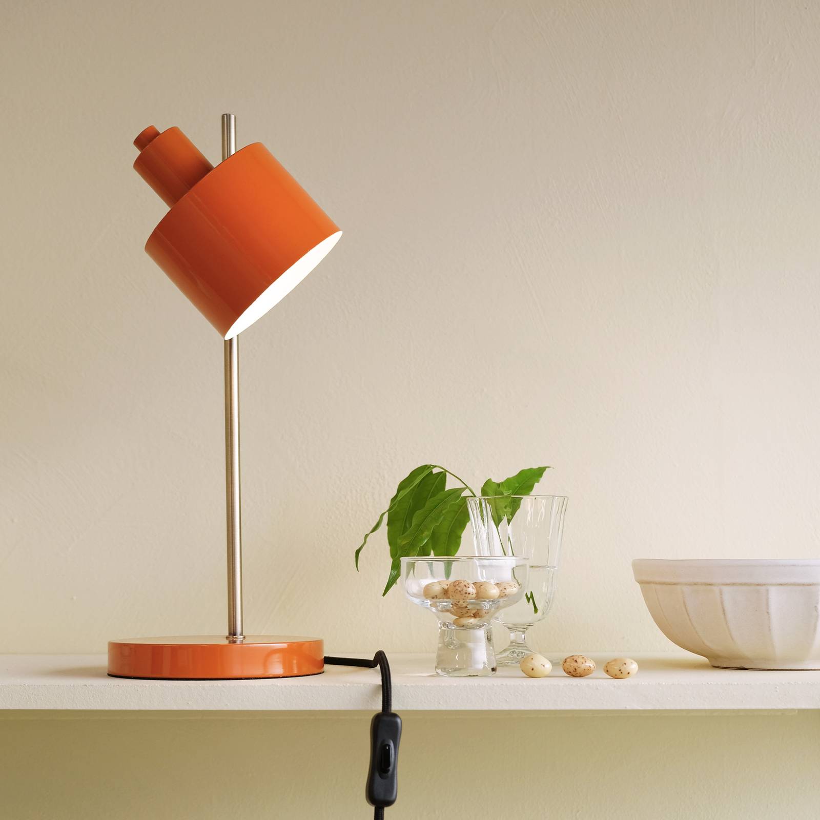 Dyberg Larsen Ocean Tischlampe, orange/messing von Dyberg Larsen