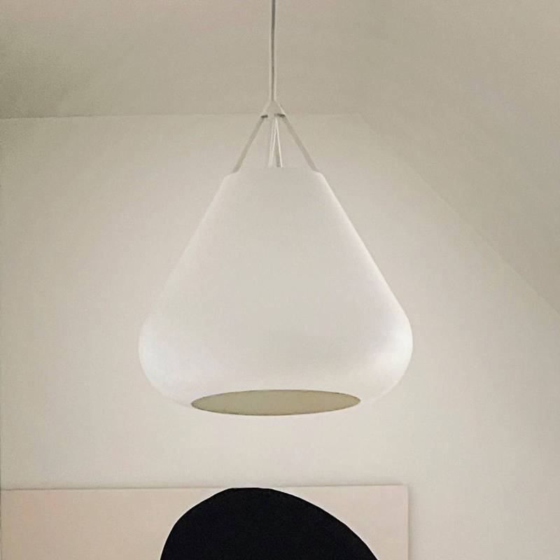 Dyberg Larsen Pendellampe Volta, weiß, Ø 26 cm, Metall von Dyberg Larsen