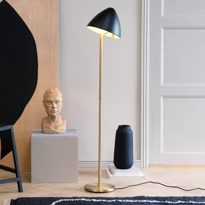 Dyberg Larsen Stehlampe Oulu, schwarz/messing, Höhe 128 cm von Dyberg Larsen