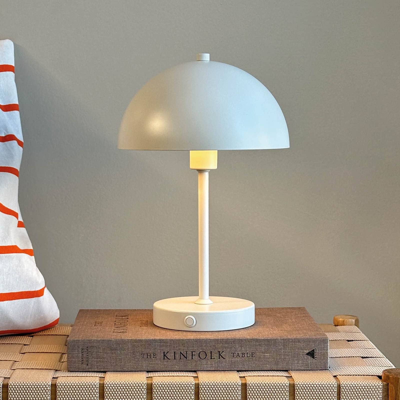 Dyberg Larsen Stockholm Akku-Tischlampe, perlweiß Dyberg Larsen Stockholm Akku-Tischlampe, perlweiß von Dyberg Larsen