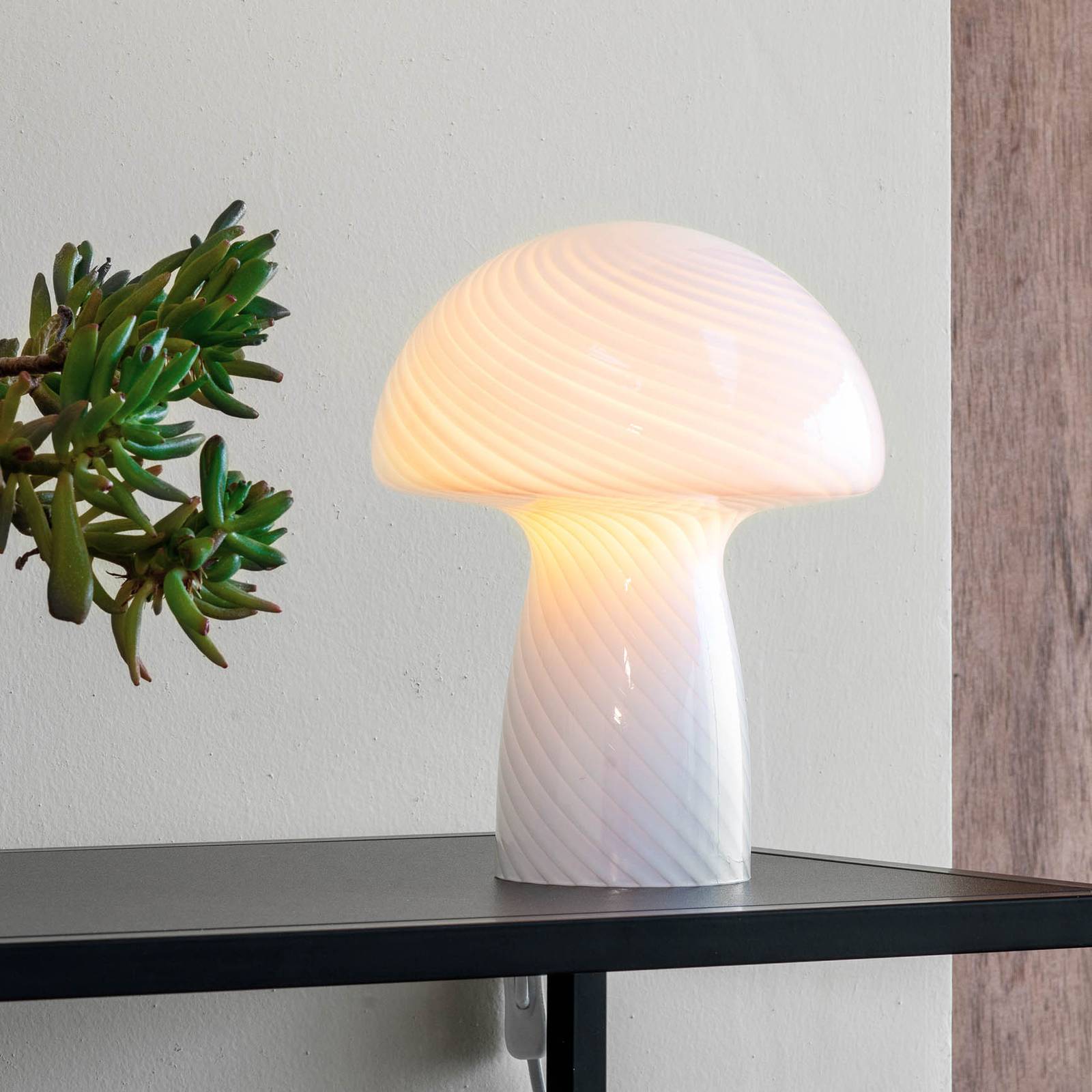 Dyberg Larsen Tischlampe Mushroom, weiß, Höhe 23 cm, Glas Dyberg Larsen Tischlampe Mushroom, weiß, Höhe 23 cm, Glas von Dyberg Larsen