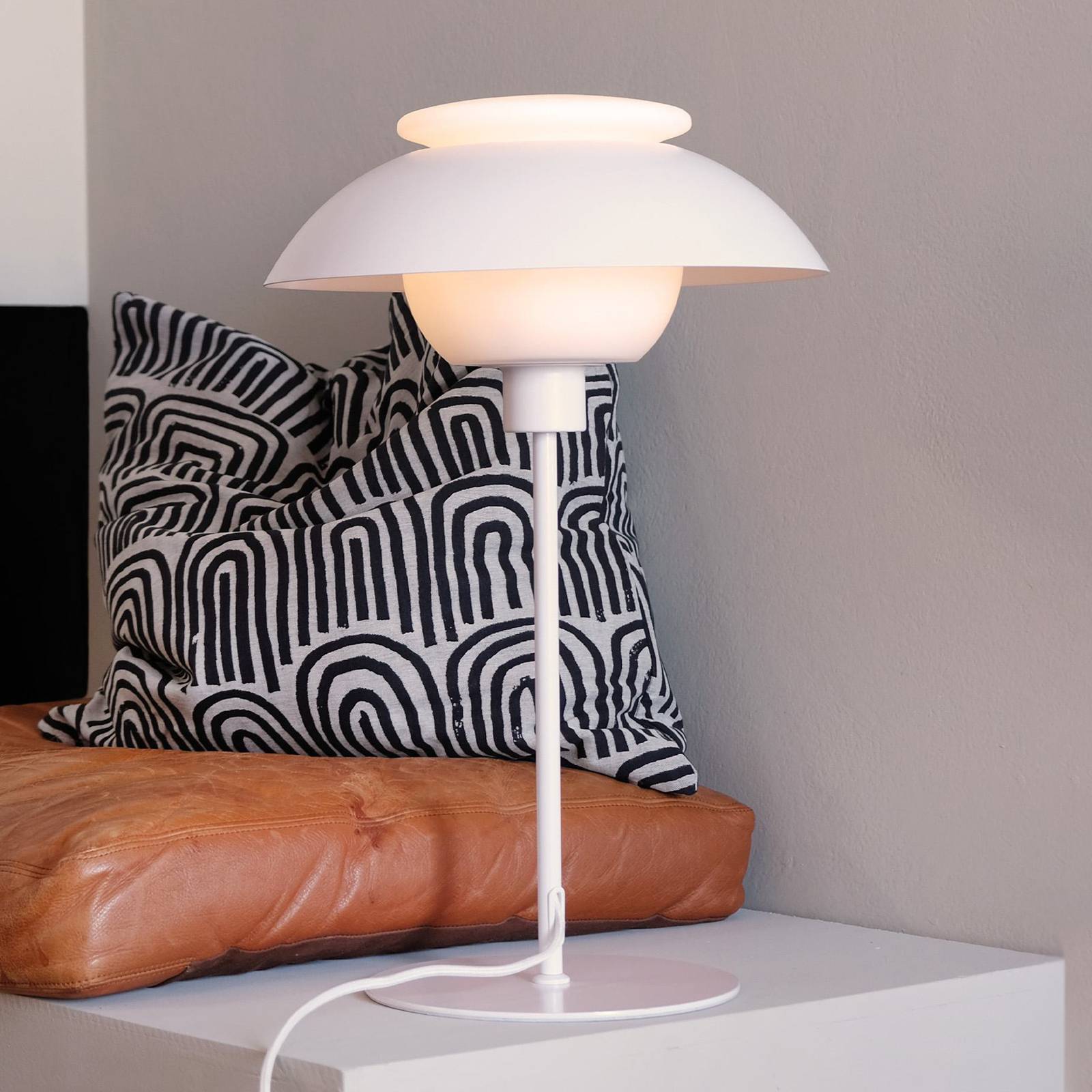 Dyberg Larsen Tischlampe Opus, weiß matt. Höhe 47,5 cm Dyberg Larsen Tischlampe Opus, weiß matt. Höhe 47,5 cm von Dyberg Larsen
